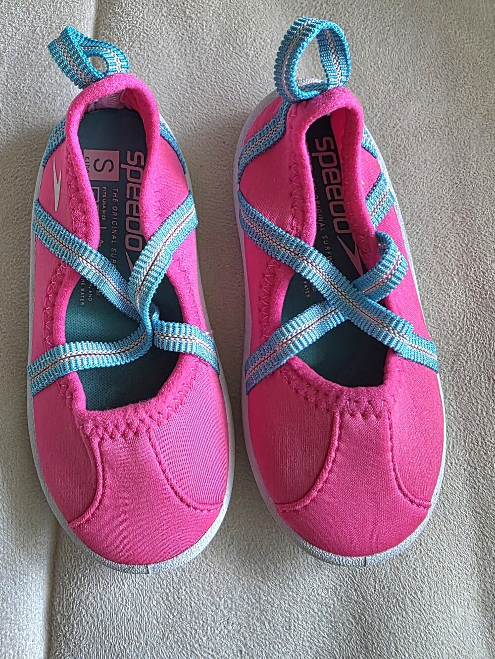 Speedo Pink and Aqua Girls Water Shoes w/Crisscross Straps Size S(5-6)